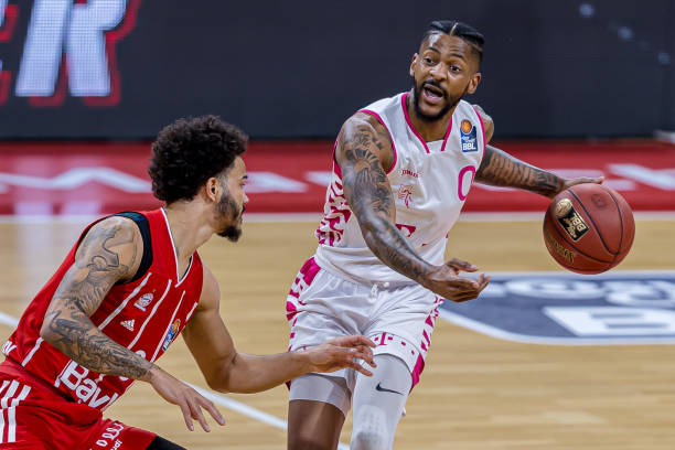 尤其在与强 尤其在与强