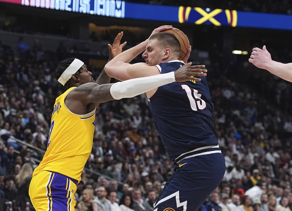 持强劲篮板 持强劲篮板