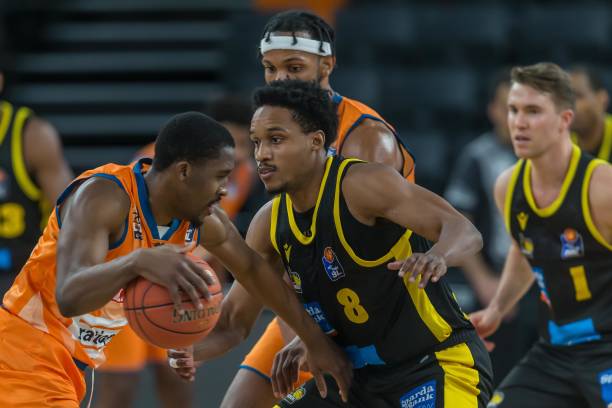 还在防守中 还在防守中